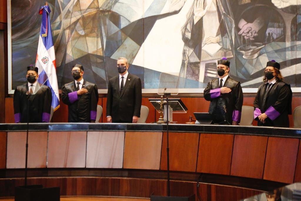 Abinader asiste a audiencia solemne por Día del Poder Judicial