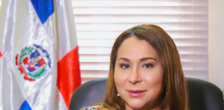 Ministra de la Mujer respalda propuesta de liberar de impuestos toallas sanitarias