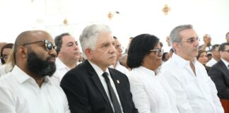 Presidente Abinader expresa pésame y solidaridad a senadora de Bahoruco, por fallecimiento de su esposo