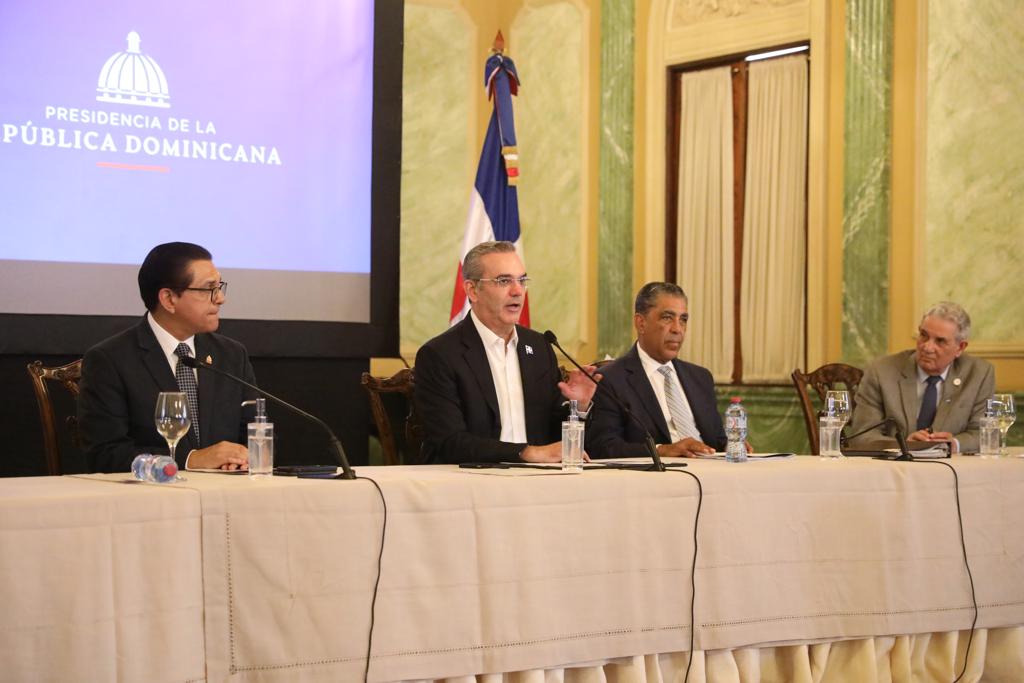 Gobierno dominicano, Montefiore y UASD firman memorándum de entendimiento para acceso a atención médica y educación de alta calidad