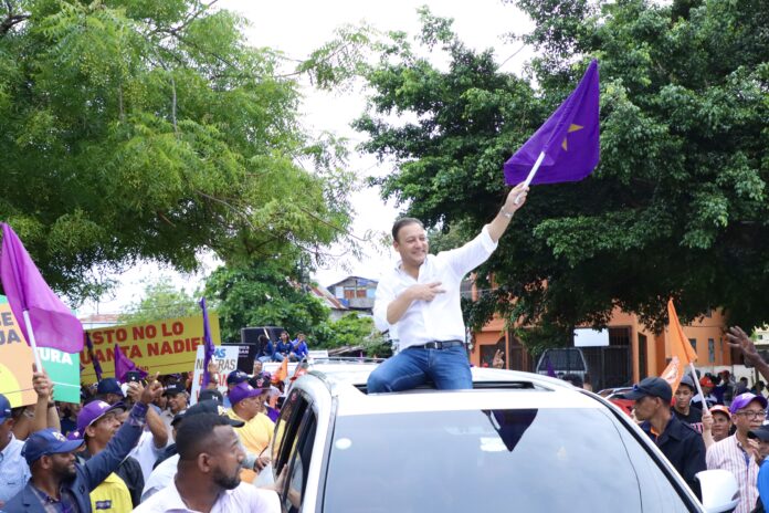 Abel Martínez asumirá provisionalmente la coordinación de su campaña presidencial