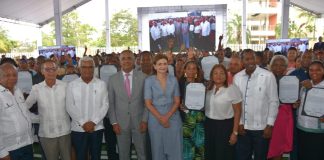 Gobierno entrega 2 mil 666 títulos de propiedad en San Luis, Santo Domingo Este