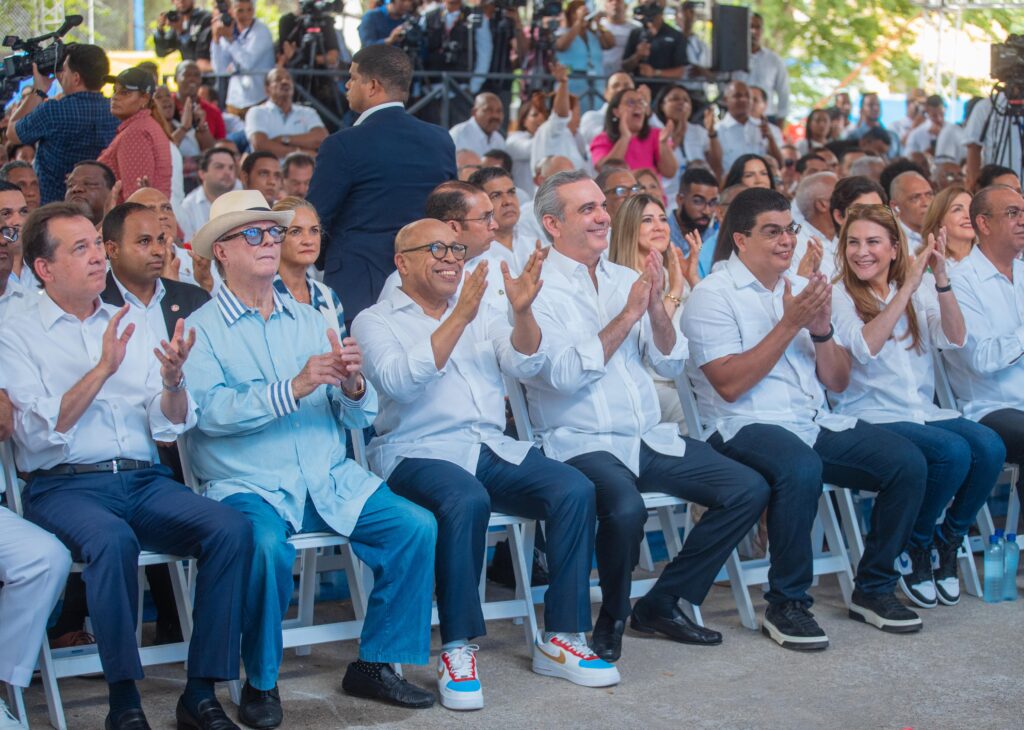 Presidente Abinader inaugura Cristo Park para beneficio de más de 350 mil personas de seis barriadas