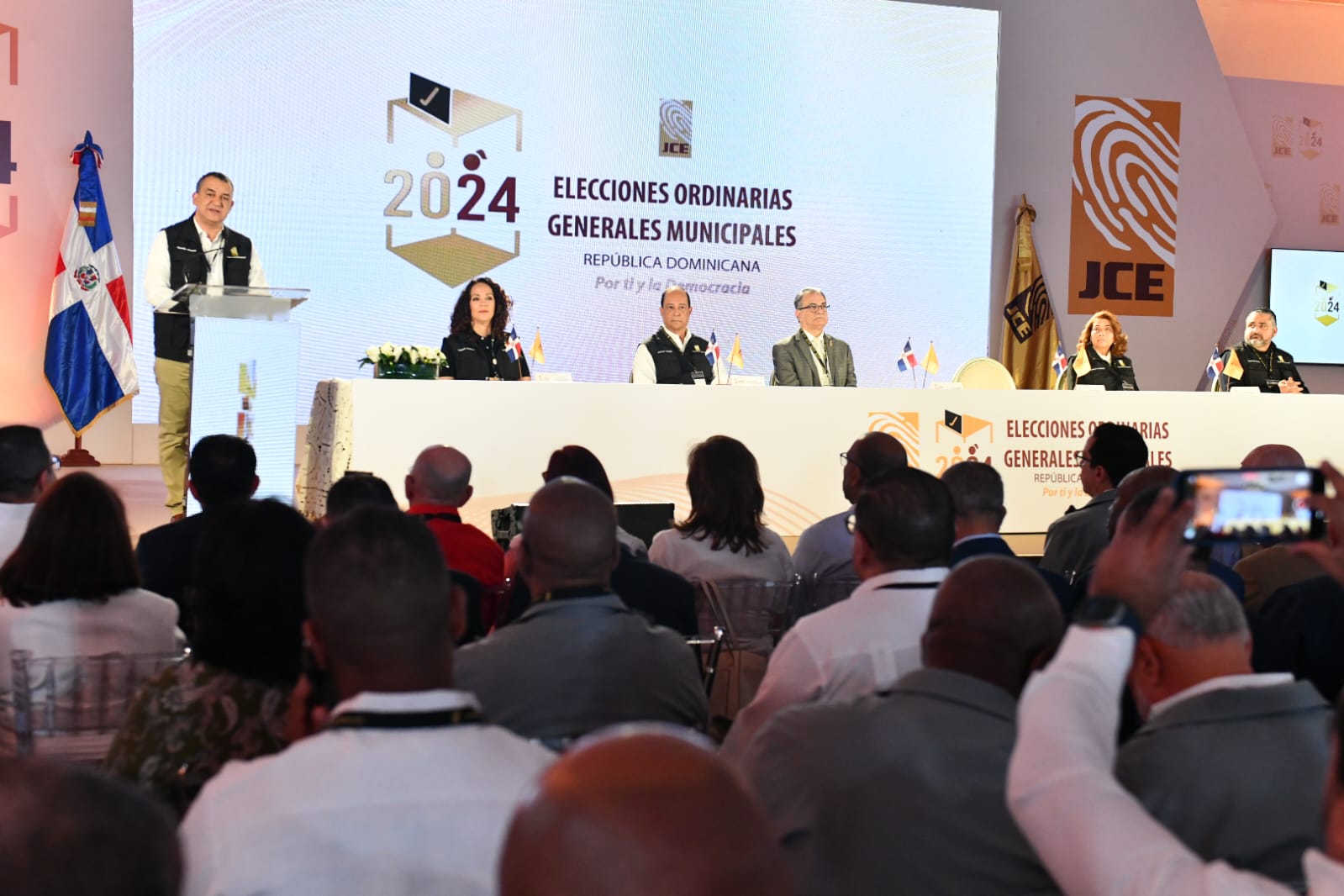 EN VIVO:El presidente de la JCE dejo abierto el proceso electoral municipal