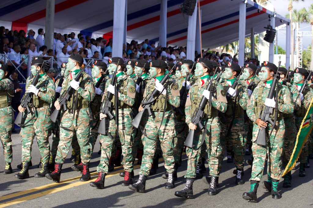 Presidente Abinader encabeza desfile militar por el 180 aniversario de la Independencia Nacional
