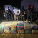 Apresan dos hombres con 767 paquetes de cocaína en Peravia