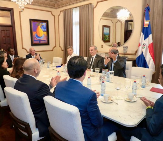 Embajadores de la ONU tratan con el presidente Dominicano situación de Haití
