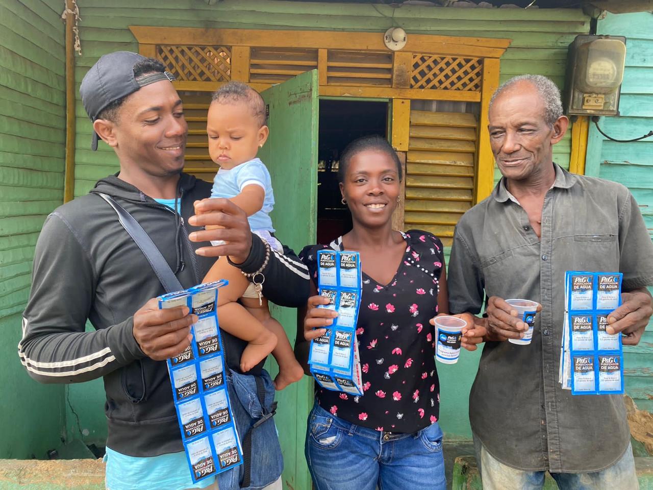 Programa “Agua Limpia” de P&G y BRA beneficia a 100 mil familias en RD