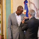 Presidente Abinader condecora con la Orden del Mérito de Duarte, Sánchez y Mella en el Grado de Caballero al destacado baloncestista dominicano Al Horford