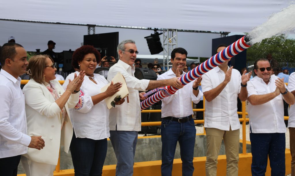 Presidente Abinader inaugura segunda fase del Puerto Cabo Rojo y el acueducto que beneficiará ocho mil habitaciones del área turística