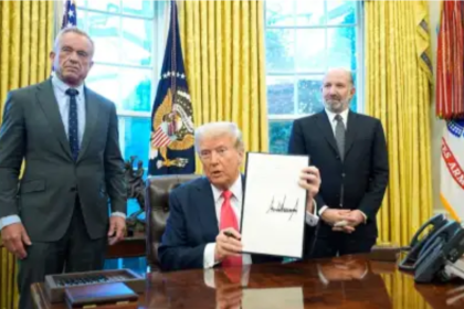 Donald Trump confirmó la llegada de la ‘tarjeta dorada’. Foto: EFE