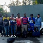 Ejército retiene dos vehículos dejados abandonados con haitianos indocumentados en Valverde