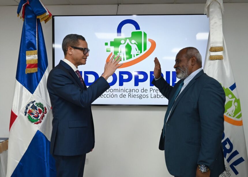 Juramentan ministro de Trabajo como presidente del Consejo Directivo IDOPPRIL