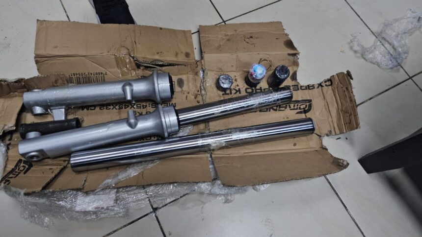 DNCD OCUPA OCHO LÁMINAS Y DOS AMORTIGUADORES LLENOS DE COCAÍNA