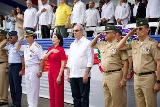 Presidente Abinader encabeza desfile militar por el 181 aniversario de la Independencia Nacional