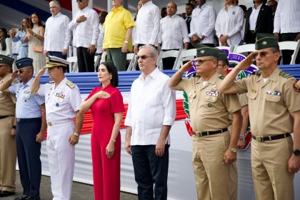 Presidente Abinader encabeza desfile militar por el 181 aniversario de la Independencia Nacional