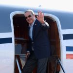 Presidente Abinader sale a Uruguay para asistir a toma de posesión de Yamandú Orsi