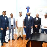 Comisión encabezada por Junior Noboa visita al ministro de Medio Ambiente y Recursos Naturales (Imagen/Fuente Externa).