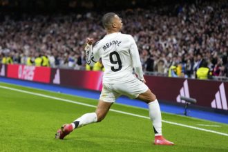 Celebración de Mbappé tras marcar su primer gol (Imagen/Fuente Externa).