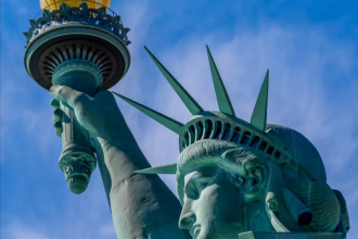 La historia de la Estatua de la Libertad es fascinante.Barth Bailey / Unsplash