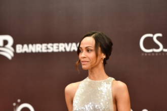 Zoe Saldaña en la alfombra roja de Premios Soberano 2025Jorge Martìnez