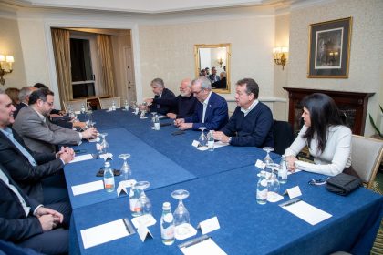 Presidente Abinader Sostiene reunión de coordinación con empresarios dominicanos en Washington