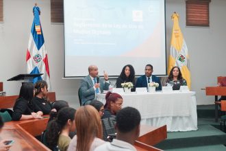 Jueces participan en diálogo sobre consulta al proyecto que modifica Reglamento de la ley de Uso de Medios Digitales