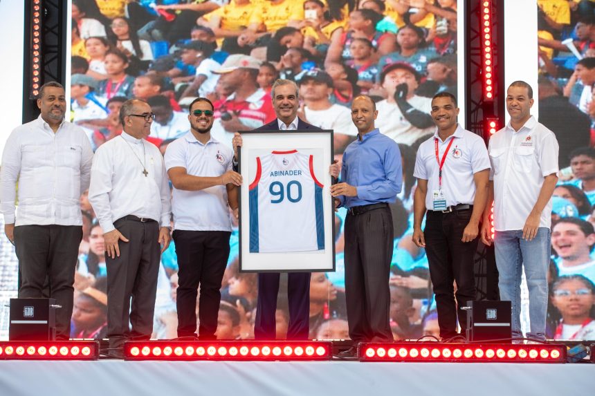 Presidente Abinader asiste a la XVI Edición de los Juegos Nacionales Salesianos, dedicados en su honor