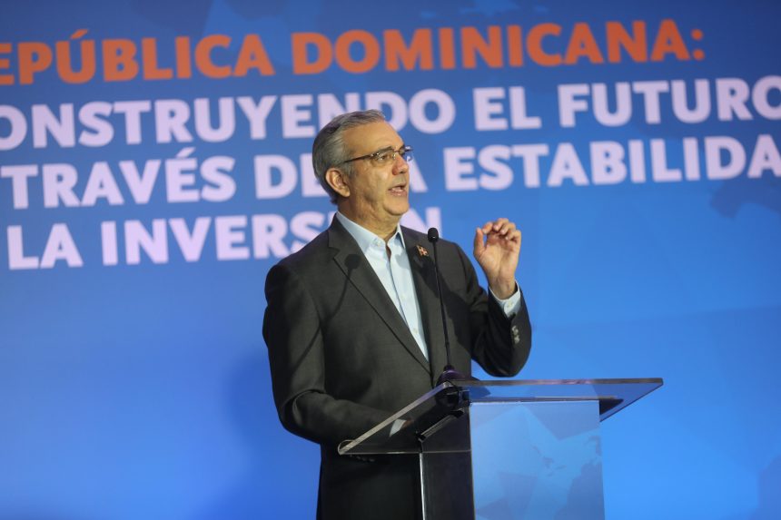 El presidente Luis Abinader en La Semanal con la Prensa