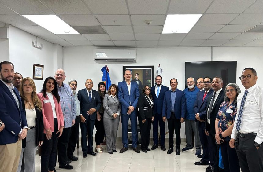 Notarios y Promese/cal buscan transparentar honorarios y fortalecer servicios