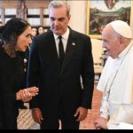 Abinader y Primera Dama viajan este viernes al Vaticano al funeral de su Santidad el Papa Francisco