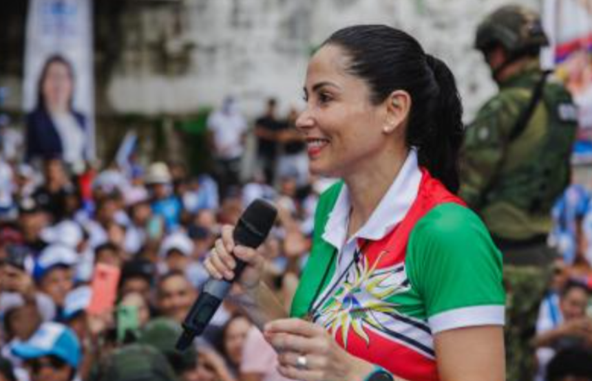 La candidata del correísmo, Luisa González, durante la campaña electoral.TOMADO DEL FACEBOOK DE LUISA GONZÁLEZ