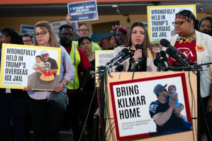 Jennifer Vasquez Sura, la esposa de Kilmar Abrego Garcia, quien fue deportado por error a El Salvador, habla durante una conferencia de prensa en Hyattsville, Maryland, el viernes 4 de abril de 2025. (AP Foto/Jose Luis Magana