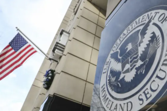 Vista exterior de un edificio del Departamento de Seguridad Nacional de Estados Unidos en la ciudad de Washington en enero de 2023. Celal Gunes/Agencia Anadolu/Getty Images
