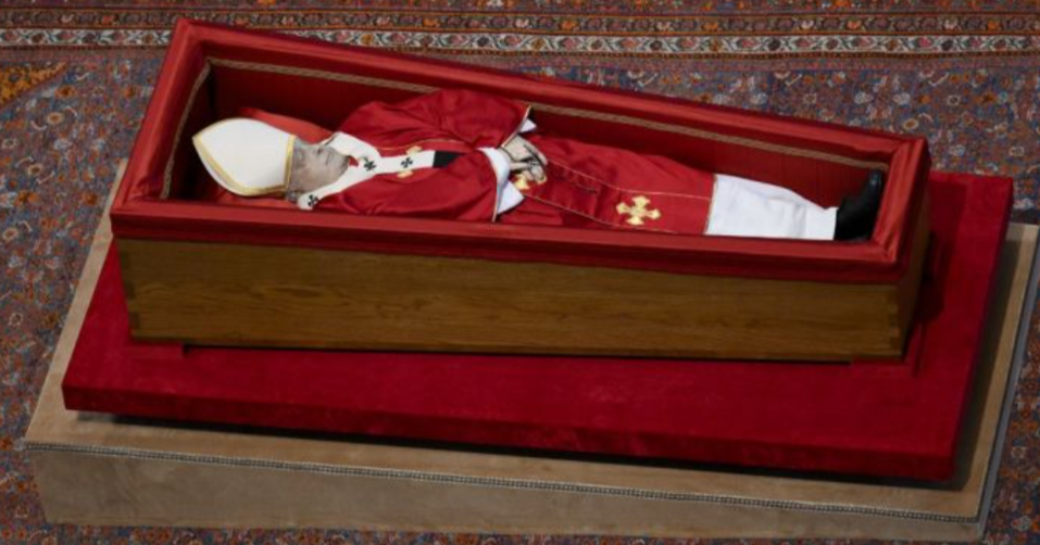 Capilla ardiente del Papa Francisco en la Basílica de San Pedro Foto: AFP