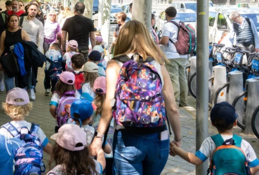 Niños de excursión sin autobús Ignacio Gil