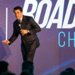 El ministro de Turismo, David Collado, en presentación durante encuentro. AGENCIA FOTO