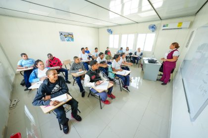 Estudiantes de Liceo Isidro Antonio Estévez en Blanco Arriba reciben con entusiasmo talleres móviles del INFOTEP