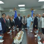 En RD Eric Adams alcalde de NY rinde honor a los fallecidos en la tragedia en el Jet Set