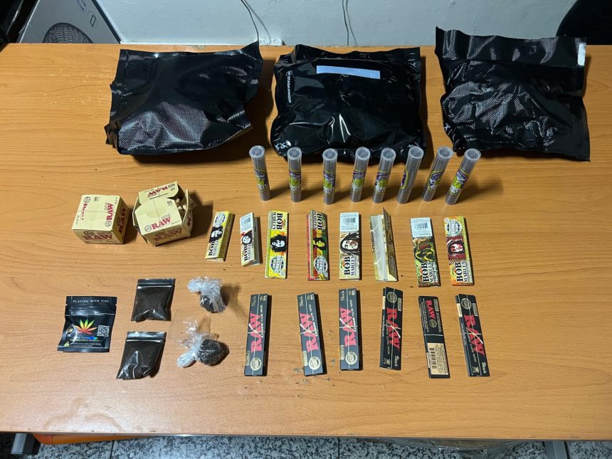 DNCD arresta mujer llegó al AILA con tres paquetes de marihuana