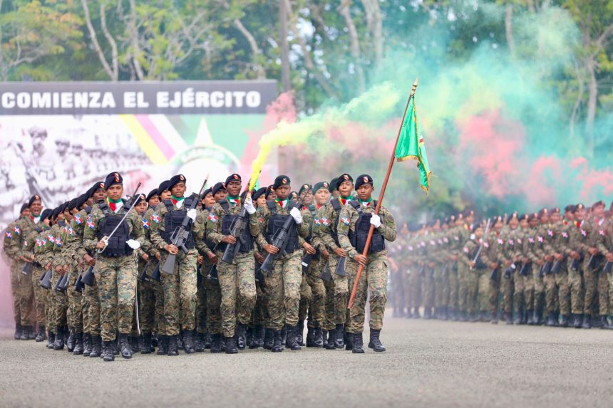 Presidente Abinader encabeza graduación de 820 nuevos soldados del Ejército de República Dominicana