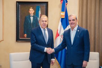 Presidente Abinader recibe al canciller ruso Serguéi Lavrov en el Palacio Nacional
