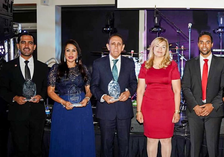 Desde la izquierda, Luis Cruz, Ada Guzmán, Félix Antonio Cruz Jiminián, Mayra Eduardo y José Eduardo Jr.