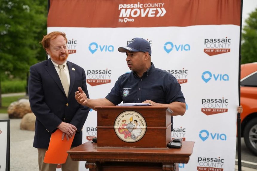 Hector C. Lora (Alclade de Passaic). Fotografia extraida de FB Lora.