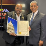 José Ceballos recibe reconocimiento del Congresista Adriano Espaillat.-