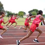 Vista del inicio de una de las competencias de la primera etapa Torneo Nacional de Atletismo Escolar que se llevó a cabo en San Isidro, Santo Domingo Este.