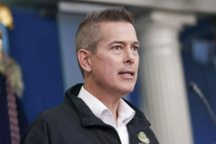 Secretario de Transporte de Estados Unidos, Sean Duffy).-Fotografía extraída desdes la página Yahoo! Noticias.