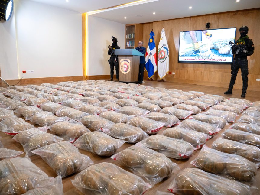 En RD ocupan 334 paquetes de cocaína a narcotraficantes camufladas en auyamas de plástico