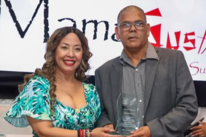 Elida Almonte junto al Reportero Grafico José Carbuccia