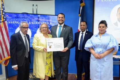 Reconocen en NY abogado dominicano por liderazgo en comunidad jurídica criolla